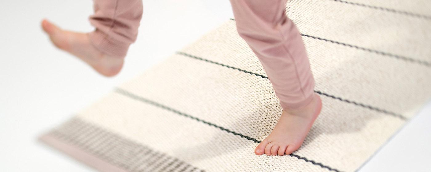 pappelina_feet.jpg